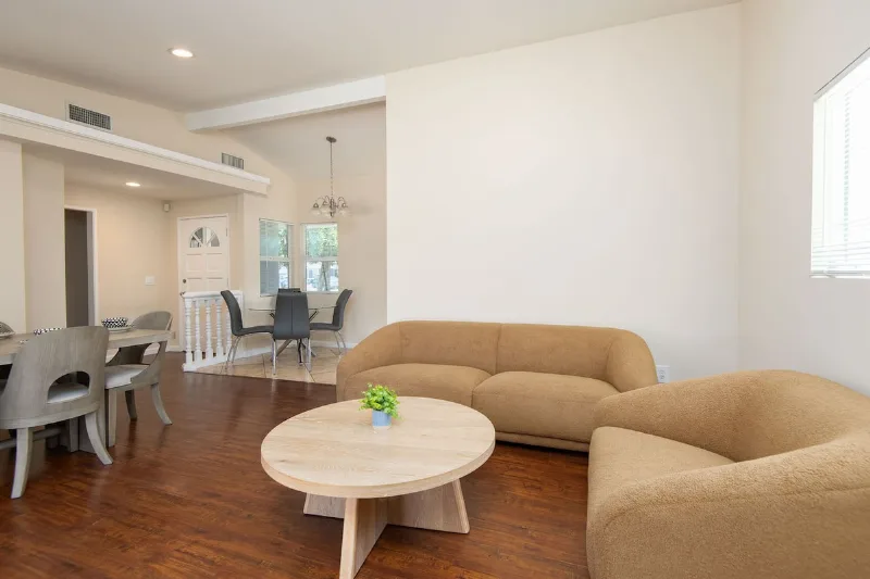 Modern 3-Bedroom w/ Patio Oasis