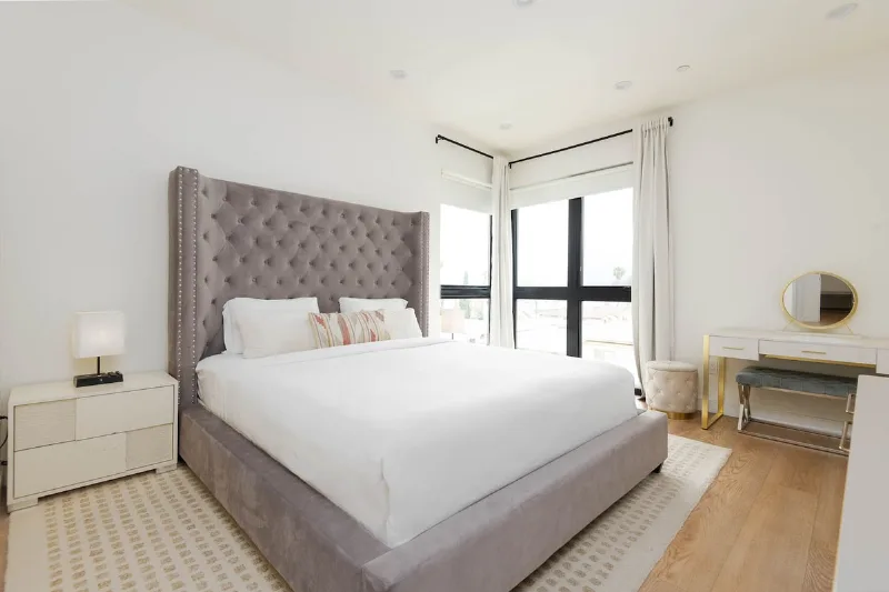 Luxury City 3BR 3BA + Mountain View With Balcony