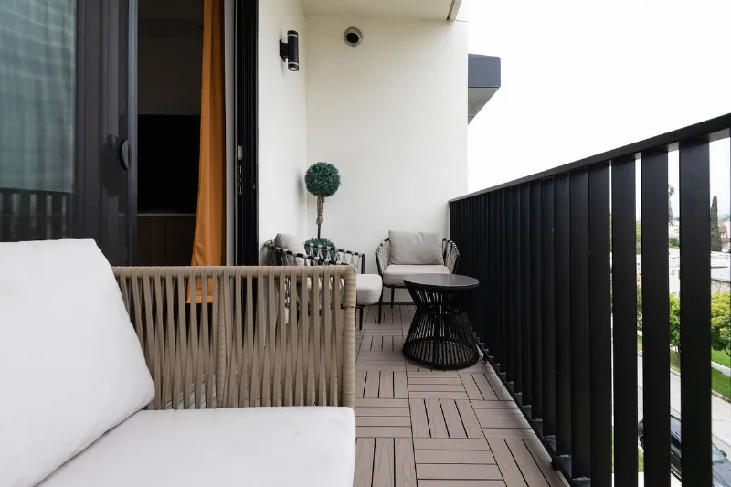 Luxury City 3BR 3BA + Mountain View With Balcony