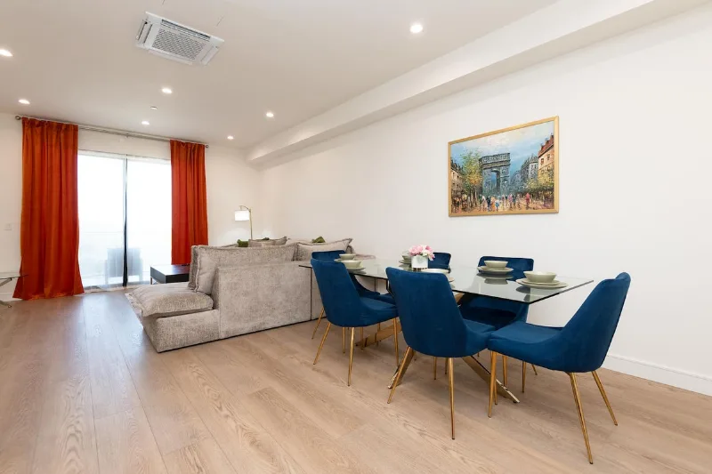 Stylish 2BR/2BA in Glendale with Free Parking!